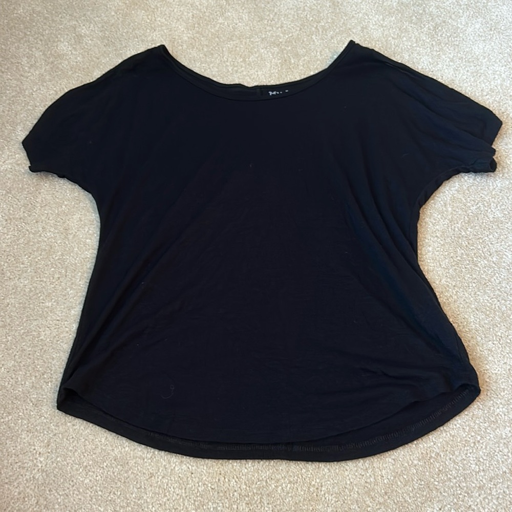 Black Tee